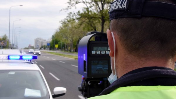 ВОЗЕ ПИЈАНИ,  ПОНАВЉАЈУ ПРЕКРШАЈЕ: Полиција у Јужнобачком округу из саобраћаја искључила 14 возача