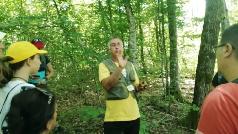 “БАВИМ СЕ ГЉИВАРСТВОМ ДУГИХ 45 ГОДИНА” Радослав Гашић о природном богатству Српске “БАВИМ СЕ ГЉИВАРСТВОМ ДУГИХ 45 ГОДИНА” Радослав Гашић о природном богатству Српске