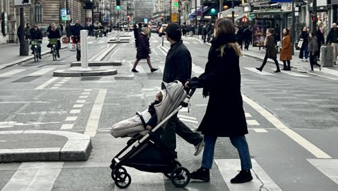ХАКОВАЛИ НАЛОГ УЧЕНИКА, ПА ПРЕТИЛИ ОДСЕЦАЊЕМ ГЛАВА: Детаљи хаоса у Француској, родитељи у страху нису дали деци да иду у школу ХАКОВАЛИ НАЛОГ УЧЕНИКА, ПА ПРЕТИЛИ ОДСЕЦАЊЕМ ГЛАВА: Детаљи хаоса у Француској, родитељи у страху нису дали деци да иду у школу