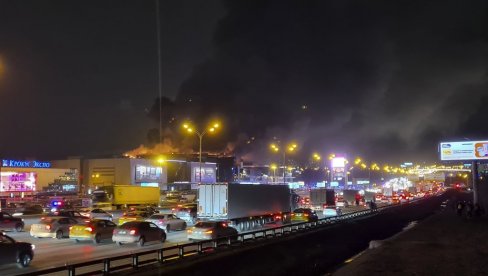BLOKIRNI IZLAZI IZ MOSKVE: Još jedna grupa specijalaca ušla u halu Krokus gdje je počinjen stravični napad BLOKIRNI IZLAZI IZ MOSKVE: Još jedna grupa specijalaca ušla u halu Krokus gdje je počinjen stravični napad