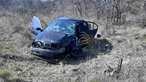 TEŽAK UDES KOD NEGOTINA: Poginuo muškarac, drugi transportovan za Niš (FOTO) TEŽAK UDES KOD NEGOTINA: Poginuo muškarac, drugi transportovan za Niš (FOTO)