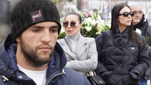 ПОСВЕТИЛА ЈЕ АНАСТАСИЈИ И ВЕЉКУ: Овај свој велики хит Цеца НИКАДА не пева - ево и зашто ПОСВЕТИЛА ЈЕ АНАСТАСИЈИ И ВЕЉКУ: Овај свој велики хит Цеца НИКАДА не пева - ево и зашто