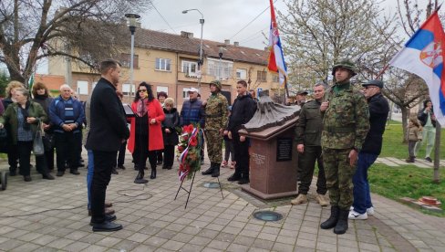 ИСТОРИЈУ И ЈУНАКЕ ТРЕБА ПАМТИТИ: У Параћину Дан сећања на НАТО агресију (ФОТО)