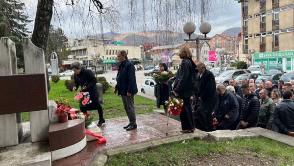 ЧУВАМО И СВЕДОЧИМО ИСТИНУ: У Беранама традиционално сећање на жртве НАТО агресије