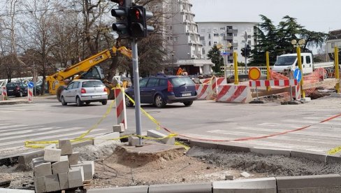 СУТРА ЗАТВАРАЊЕ ГЛАВНЕ РАСКРСНИЦЕ: Ево како ће се одвијати саобраћај у Параћину (ФОТО)