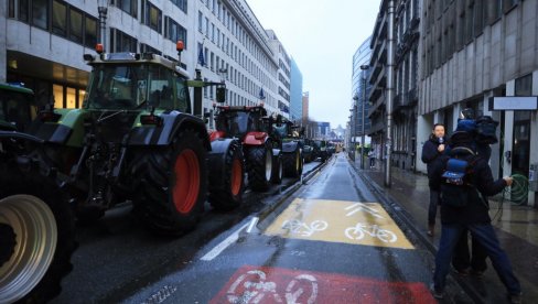 PROTEST POLJOPRIVREDNIKA U BRISELU: Blokirani putevi oko EU institucija