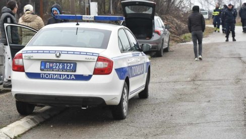 OVAKO DANAS IZGLEDA BANJSKO POLJE: Muk i tišina, lavež pasa - Svi traže nestalu Danku (FOTO)