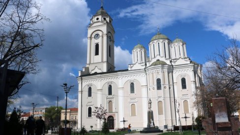 ЗАВРШЕНА ОБНОВА ФАСАДЕ ХРАМА СВЕТОГ ЂОРЂА: У светињу на смедеревском тргу највише уложили верници донатори ЗАВРШЕНА ОБНОВА ФАСАДЕ ХРАМА СВЕТОГ ЂОРЂА: У светињу на смедеревском тргу највише уложили верници донатори