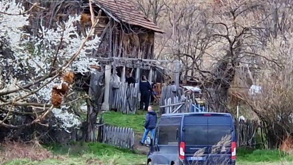 ЕКСКЛУЗИВНО: Погледајте шта полиција ради у кући Данкине мајке (ВИДЕО)