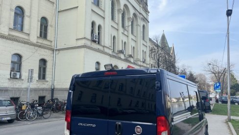 POKUŠALI DA UKRADU STRUJNI KABL: Zrenjaninska policija uhapsila dva muškarca