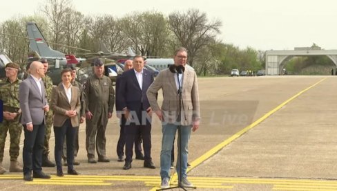 ДА МОЖЕМО САМИ ДА ЧУВАМО СВОЈЕ НЕБО: Вучић - Србија ће наставити да оснажује своју војску ДА МОЖЕМО САМИ ДА ЧУВАМО СВОЈЕ НЕБО: Вучић - Србија ће наставити да оснажује своју војску