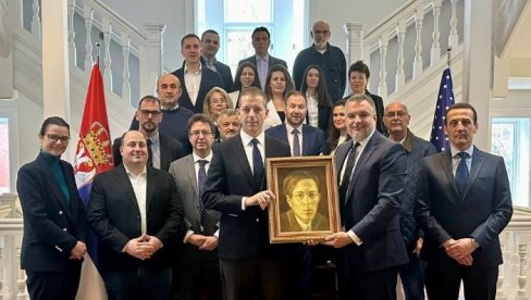 ĐURIĆ URUČIO POKLON AMBASADI SRBIJE ZA KRAJ MANDATA: Nit naše duge i velike istorije se nastavlja... ĐURIĆ URUČIO POKLON AMBASADI SRBIJE ZA KRAJ MANDATA: Nit naše duge i velike istorije se nastavlja...