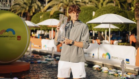 SINER NE STAJE, JURIŠA NA NOVI TROFEJ: Sada mi je Rolan Garos glavni cilj SINER NE STAJE, JURIŠA NA NOVI TROFEJ: Sada mi je Rolan Garos glavni cilj