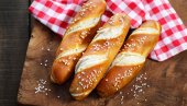UŽIVAJTE U UKUSNIM SLANIM ZALOGAJIMA: Napravite domaća bavarska peciva UŽIVAJTE U UKUSNIM SLANIM ZALOGAJIMA: Napravite domaća bavarska peciva