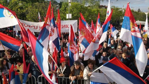 БАЊАЛУКА ОБЕЛЕЖАВА ДАН ГРАДА: Кључеви града Вучевићу и Дачићу