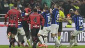 HAOS, TUČA - TITULA! Bura u italijanskom fudbalu, derbi Milan - Inter okončan skandalom (VIDEO)