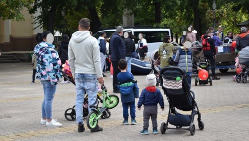 ВИШЕ НОВЦА ЗА ПОРОДИЦЕ Вучевић: Нова влада донеће мере за побољшање наталитета