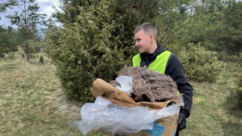 SAKUPILI DVE TONE OTPADA: Akcija novosadskog udruženja „Čepom do osmeha“ u Sjenici