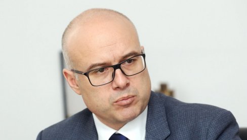 СРБИ У ХРВАТСКОЈ И ДАЉЕ НЕМАЈУ МИРА: Премијер Вучевић оштро осудио усташке графите исцртане на православној цркви у Петрињи