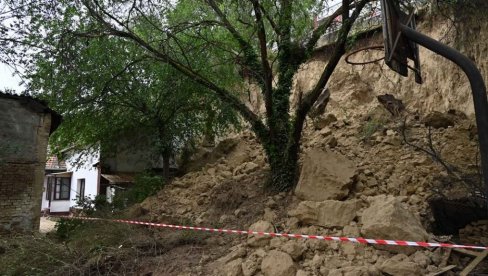 TELEČKA KOSA STALNA PRETNJA: Kuljane opet uznemirilo odronjavanje visoravni na kojoj leži tzv. Gornji grad