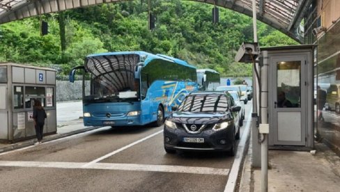 POJAČAN PROMET NA GRANIČNIM PRELAZIMA: Za  praznike pojednostavljene granične provere