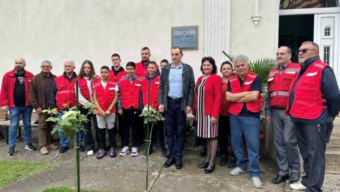 ZAHVALNOST OSNIVAČU CRVENOG KRSTA: U Paraćinu venac na spomen-ploču Lazaru S. Protiću (FOTO)