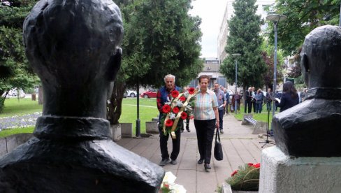 СМЕДЕРЕВО ОБЕЛЕЖИЛО ДАН ПОБЕДЕ У ДРУГОМ СВЕТСКОМ РАТУ: Сећање на злочин према српском народу