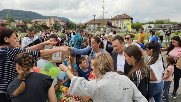 КРАТИВНИ МАЛИШАНИ: Потрага за васкршњим јајима у порти храна Свете Петке Параскеве