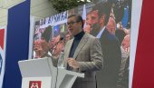 SMEH SE ORI LAZAREVCEM: Predsednik Vučić nasmejao građane (VIDEO)