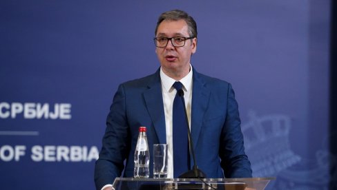 STRAVIČNE UVREDE I NAPAD NA PREDSEDNIKA SRBIJE: Vučić je silovatelj koji je pao na testu inteligencije (FOTO/VIDEO)