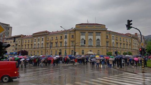 ONI KOJI POZIVAJU NA HAOS PRVI ĆE GRAĐANIMA OKRENUTI LEĐA: GO SNS Užice najoštrije osudilo poziv blokadera na građansku neposlušnost