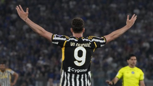 DUŠAN VLAHOVIĆ NAJVEĆA PRETNJA ODBRANI ŠTUTGARTA: Posle potopa na Alijanc areni Švabama se smeši isto na Alijanc stadionu