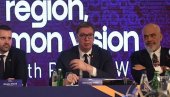 VUČIĆ U KOTORU: Nećemo ući u EU pre nego što Ukrajina uđe (VIDEO)