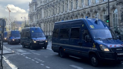 СПРЕЧЕН ТЕРОРИСТИЧКИ НАПАД У ПАРИЗУ: Дошао испред америчке банке, хтео да активира бомбу на улазу