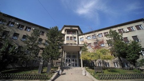 Већина продекана на Медицинском факултету у Београду поднела неопозиве оставке