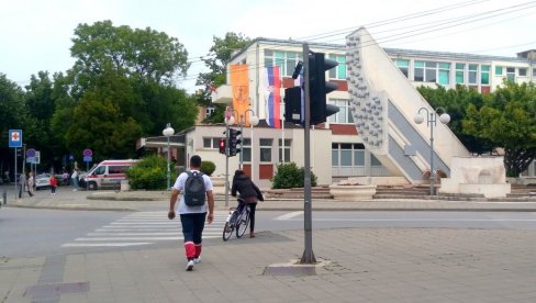 POMOĆ SLEPIMA I SLABOVIDIMA: Zvučni semafori postavljeni u centru Požarevca