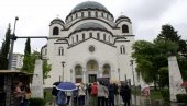 ЗВОНЕ ЗВОНА НА ПРАВОСЛАВНИМ ЦРКВАМА: За спасење српске државе и народа (ВИДЕО)