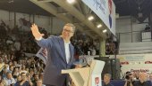 ČUJEM DA I VI HOĆETE STADION: Vučić sa građanima Čačka