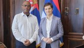 UPRKOS PRITISCIMA POKAZALI SE KAO PRIJATELJI: Brnabić sa ministrom spoljnih poslova Komora (FOTO)