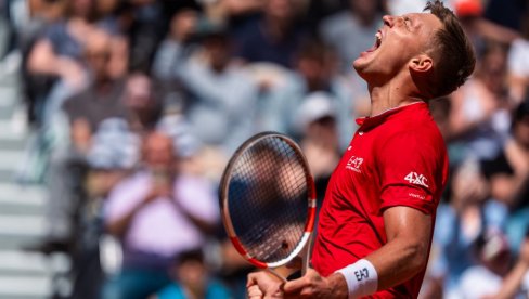 КАКАВ МЕЧ У НАПУЉУ: Хамад Међедовић после велике борбе у четвртфиналу