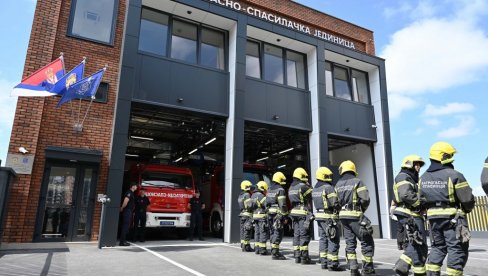 OTVORENA VATROGASNA JEDINICA U BEOGRADU NA VODI:  Na teren za manje od minuta