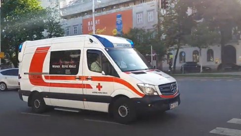 ТРАГЕДИЈА У АУСТРИЈИ: Мајка прегазила ћерку (1) док је излазила из гараже