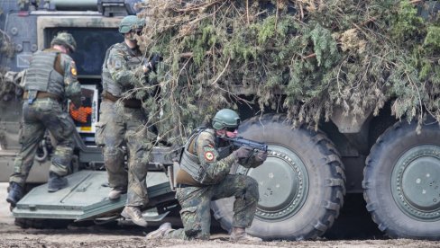 ОД ЈАНУАРА ОБАВЕЗАН ВОЈНИ РОК У НЕМАЧКОЈ: Новчана казна за оне који се не одазову