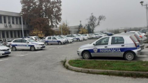 IZ PRODAVNICE ODNEO NOVAC I CIGARETE, PA ZAPALIO VOZILO KOJE JE KORISTIO PRILIKOM KRAĐE: Novosadska policija  rasvetlila krađu u Kisaču