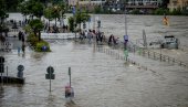 NEMAČKA PARALISANA ZBOG POPLAVA: Voda dostigla 1,8 metara - obustavljen saobraćaj, zatvoreni vrtići i škole (FOTO)