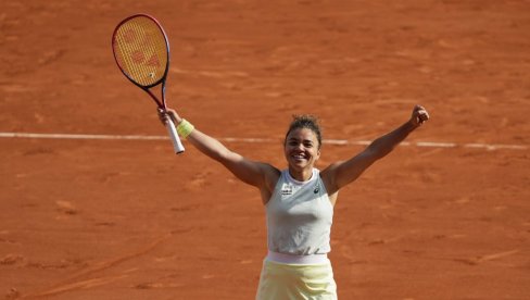 RUSKINJA OSTALA BEZ TITULE: Italijankama trofej u Rimu