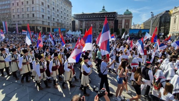 ЉУТИ ЗБОГ САБОРА УБАЦУЈУ СРПСКУ У БОСАНСКИ ЛОНАЦ: Нови удар бошњачких политичара скривених иза асоцијације независних интелектуалаца