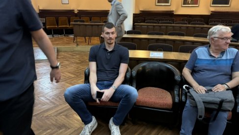 CREVA NA SVE STRANE...: Potresna ispovest strica Boriše Simanića o borbi srpskog košarkaša CREVA NA SVE STRANE...: Potresna ispovest strica Boriše Simanića o borbi srpskog košarkaša