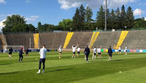 GOLMANI NA NOVOM ZADATAKU? Nesvakidašnji trening orlova pred meč Srbija - Engleska (VIDEO)