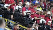 SRBIMA SE SPREMA PAKAO U CIRIHU! Leglo albanskih navijača na rasprodatom stadionu, čak se i policija plaši nereda